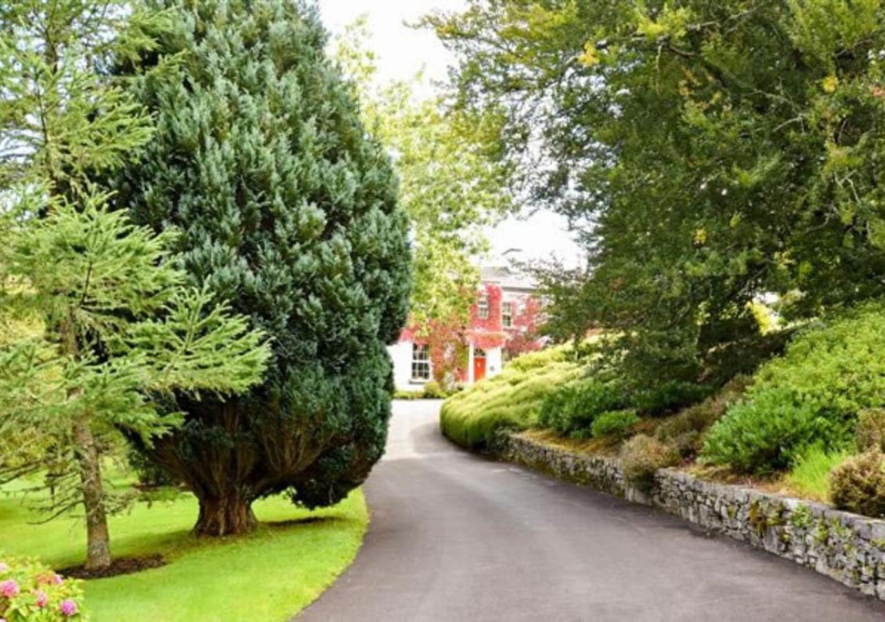 Ross House Hotel 4*